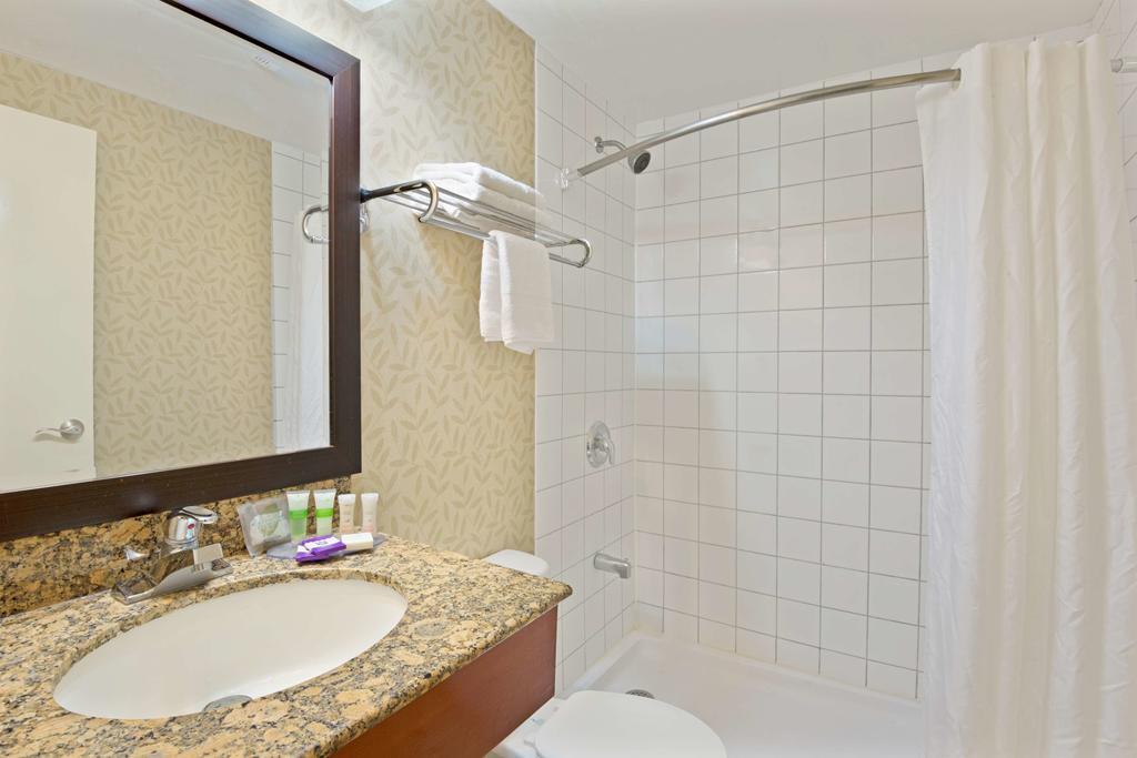 Knights Inn Toronto Scarborough エクステリア 写真